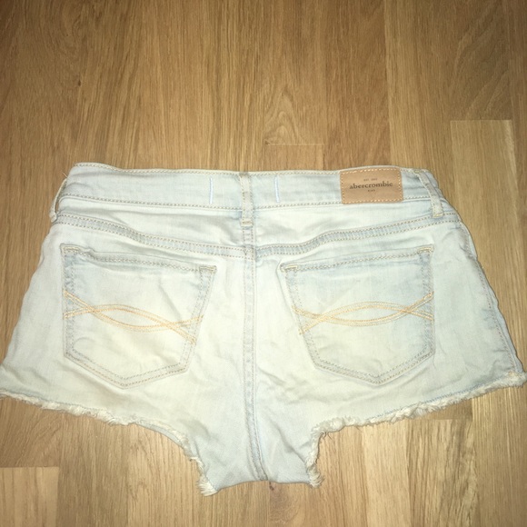 Shorts - Picture 2 of 3